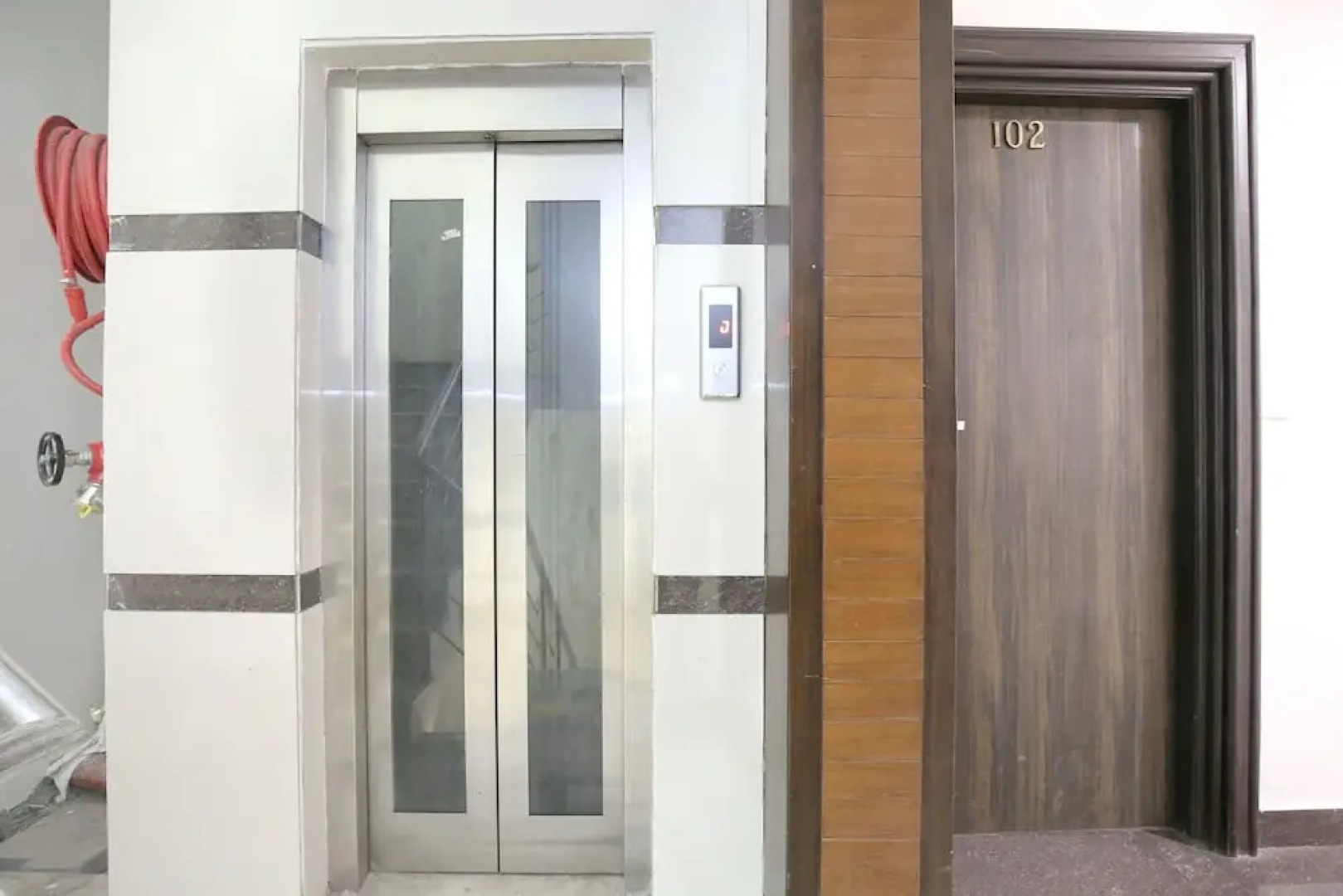 Capital O 10540 Hotel JD Residency