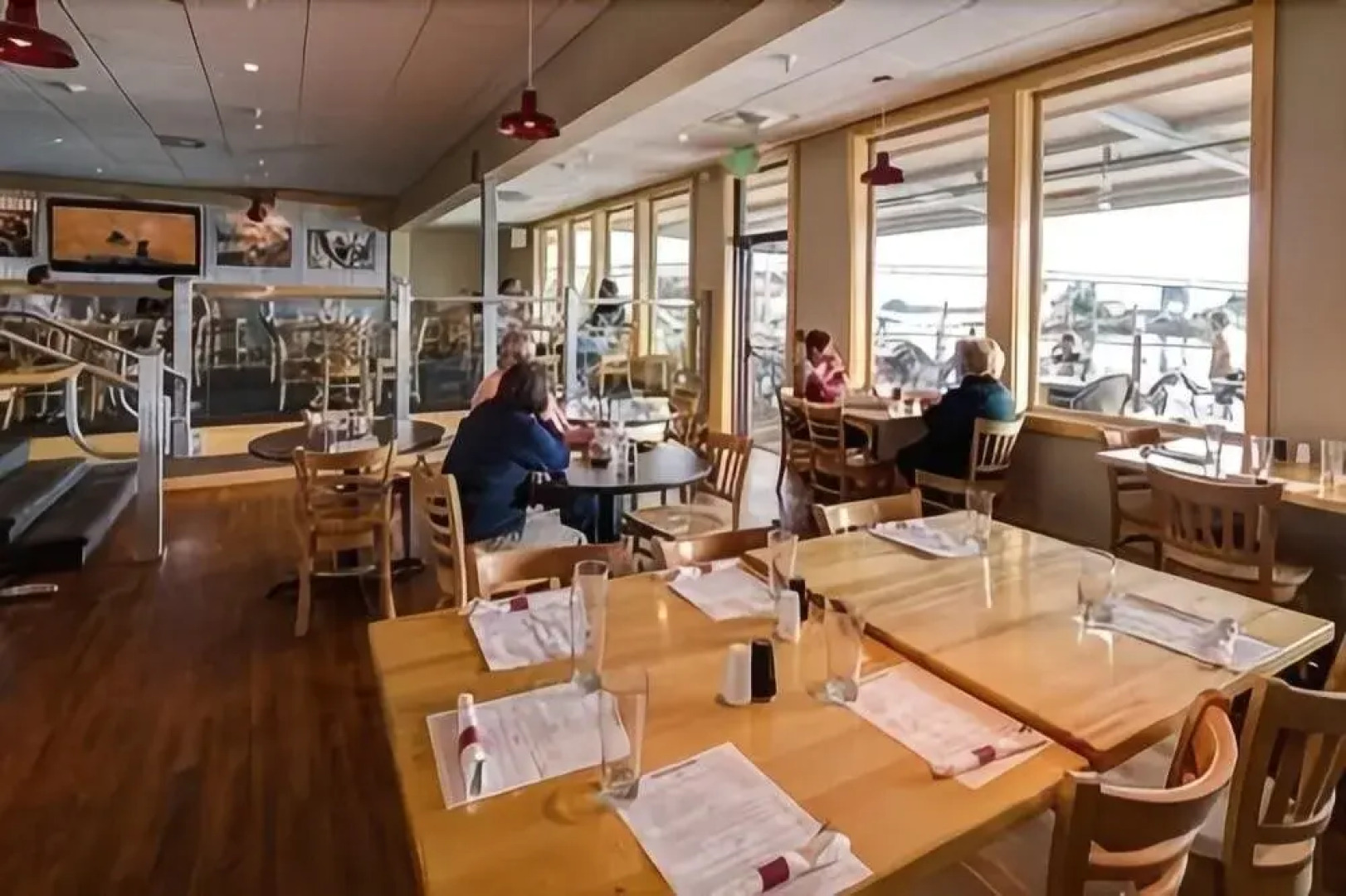 Totem Square Hotel & Marina