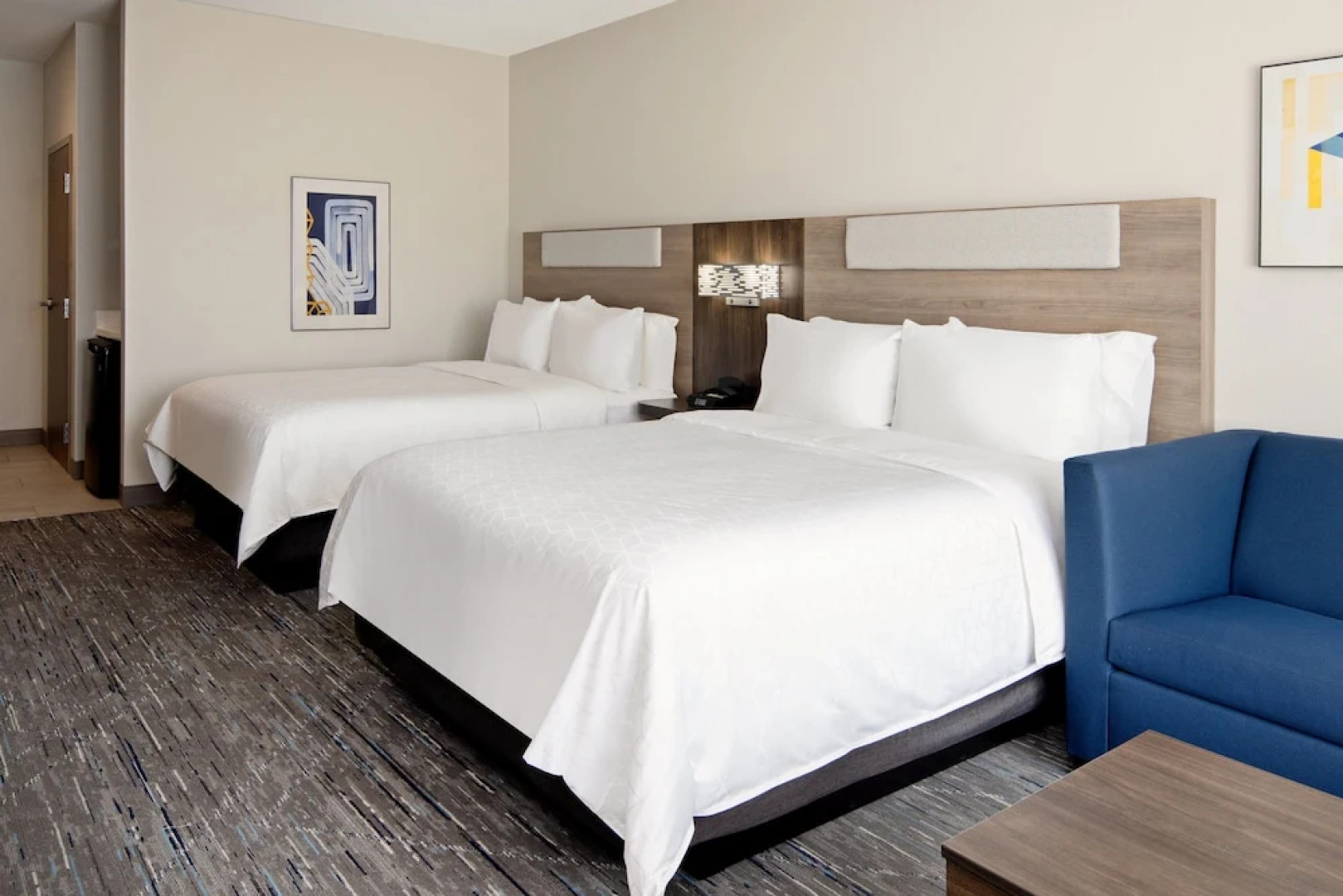 Holiday Inn Express & Suites Palm Desert - Millennium