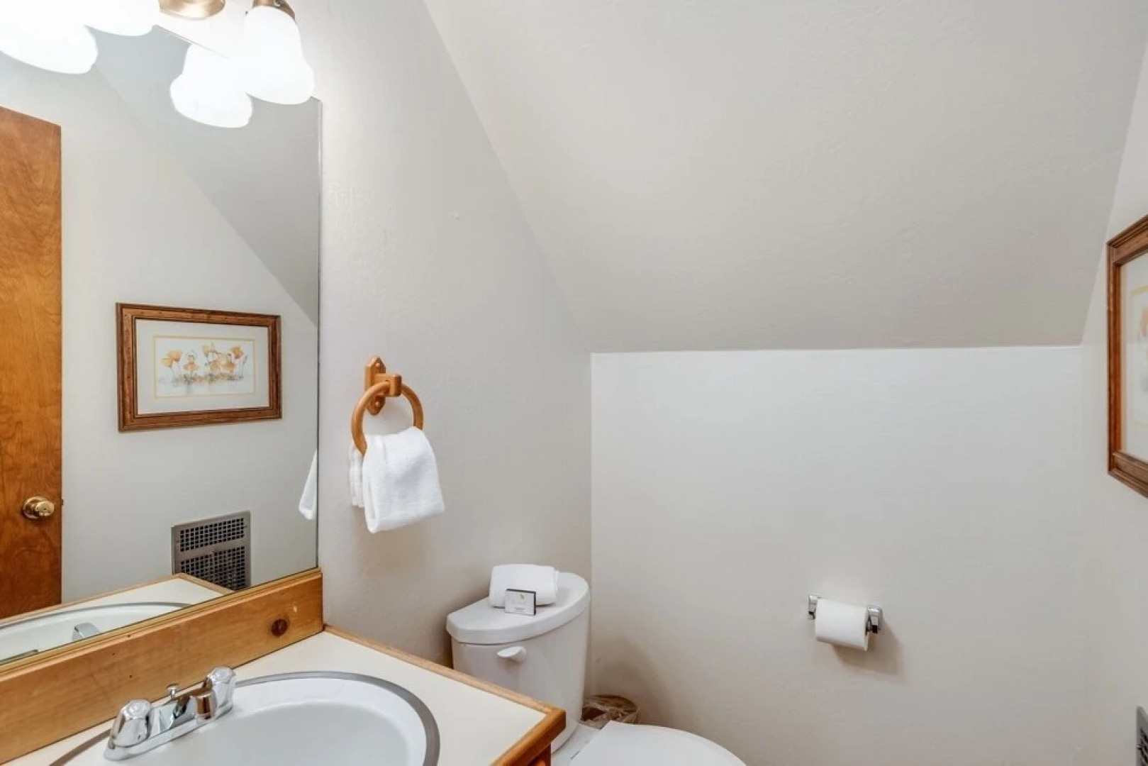 Spacious Cabin Sleeps up to 12! - Sky High #86 by Bear Valley Vacation Rentals