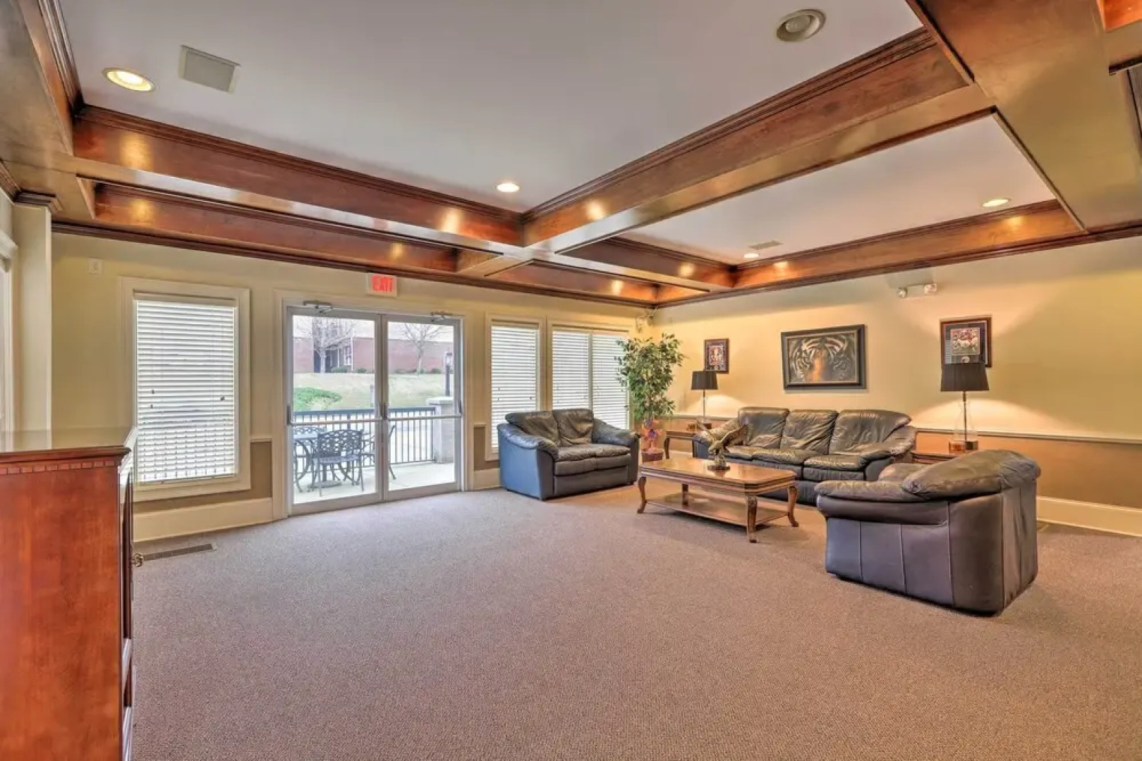 Auburn Gameday Center Studio: Walk to Arena!