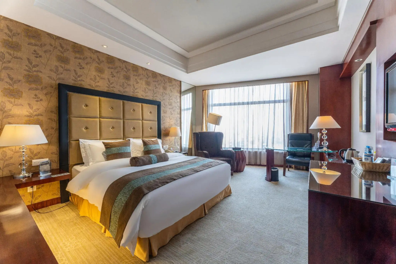 XinHua JianGuo Hotel