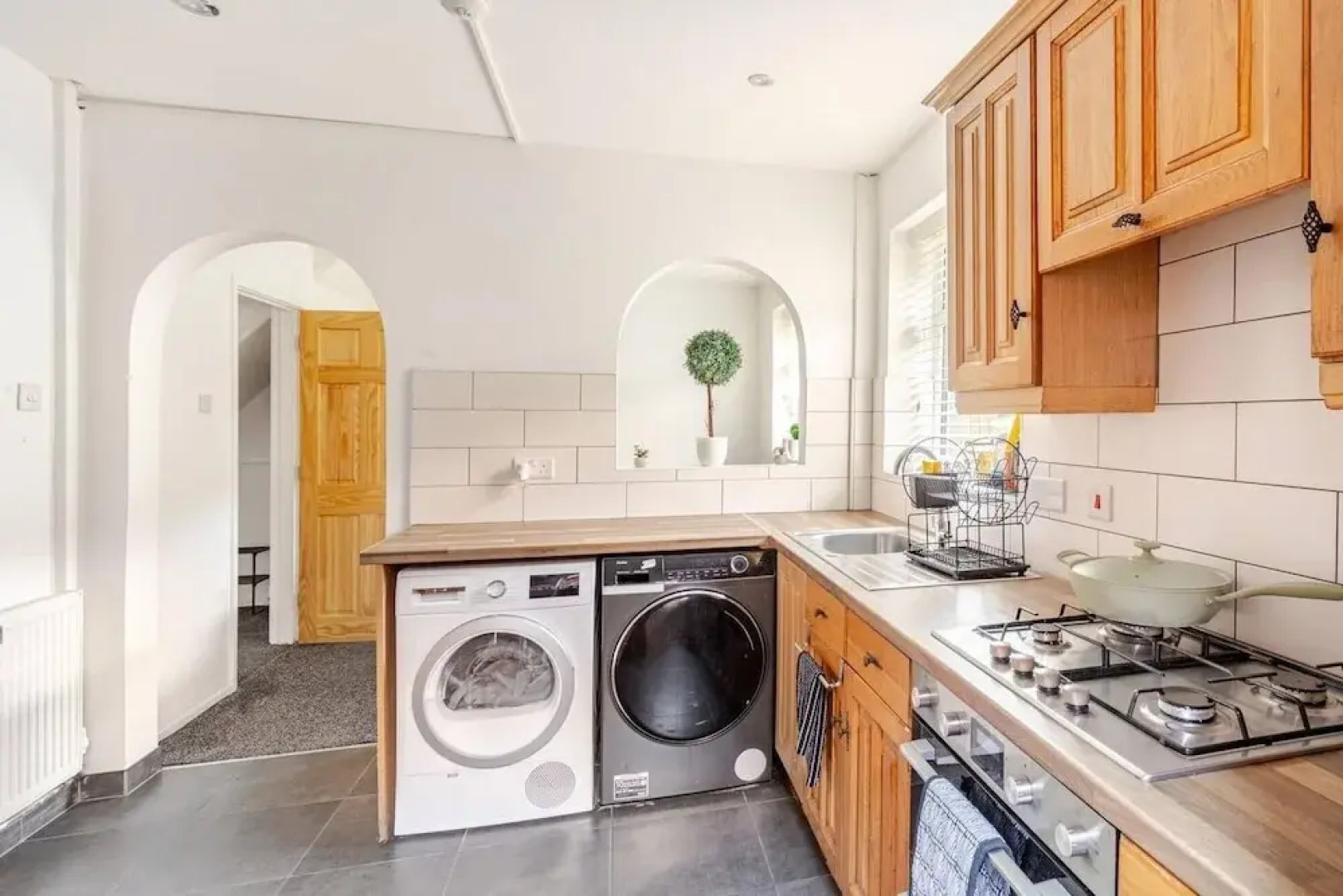 Charming Haven House Right Next To Moss Bank Park