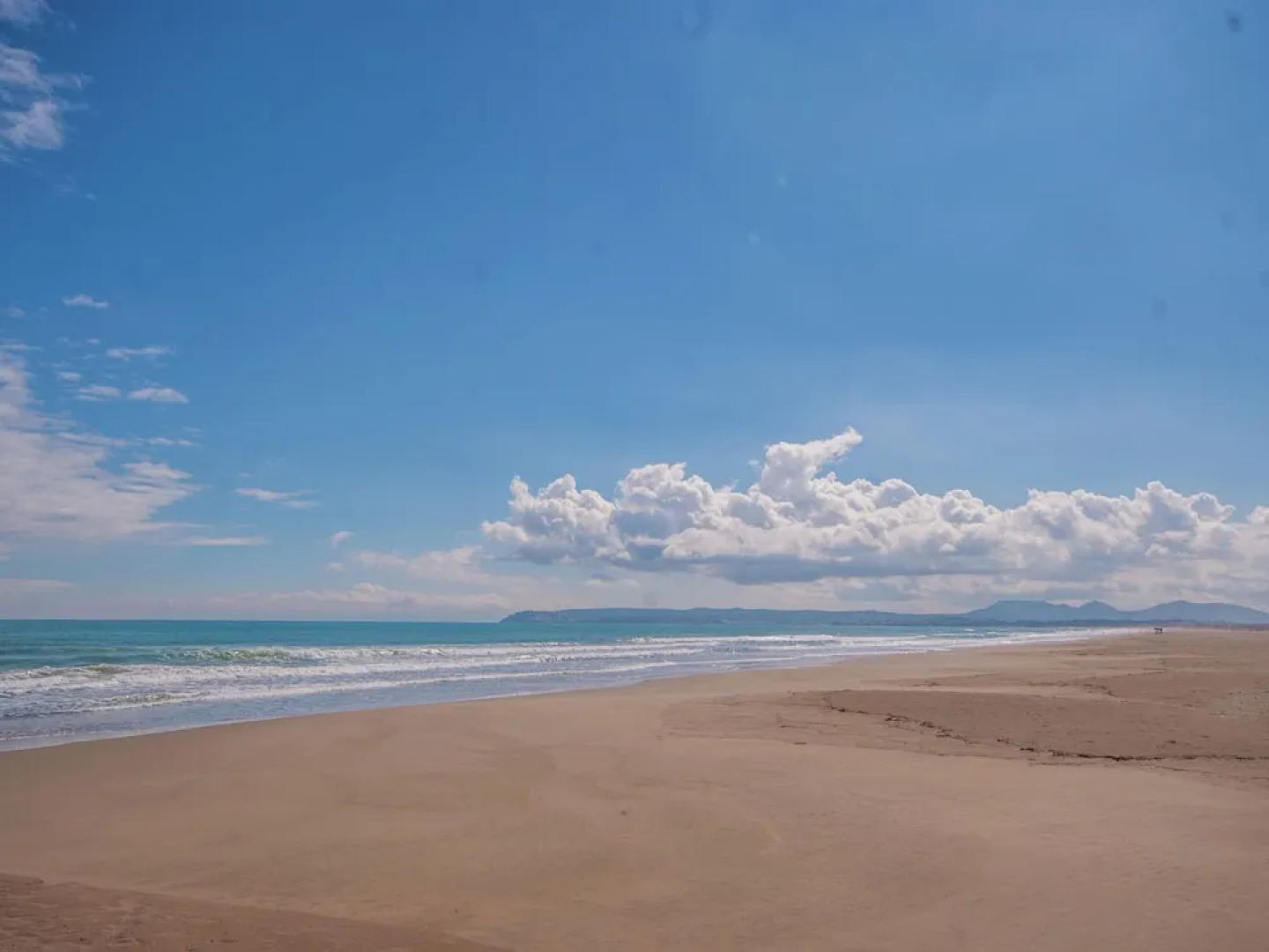 Fantastic Holiday Home With Private Pool at the Port Including a Private Berth