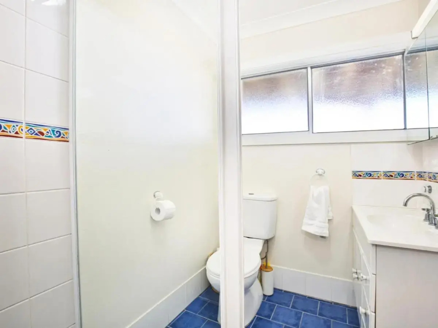 Shores - Pet-Friendly - 1 Min Walk to Beach