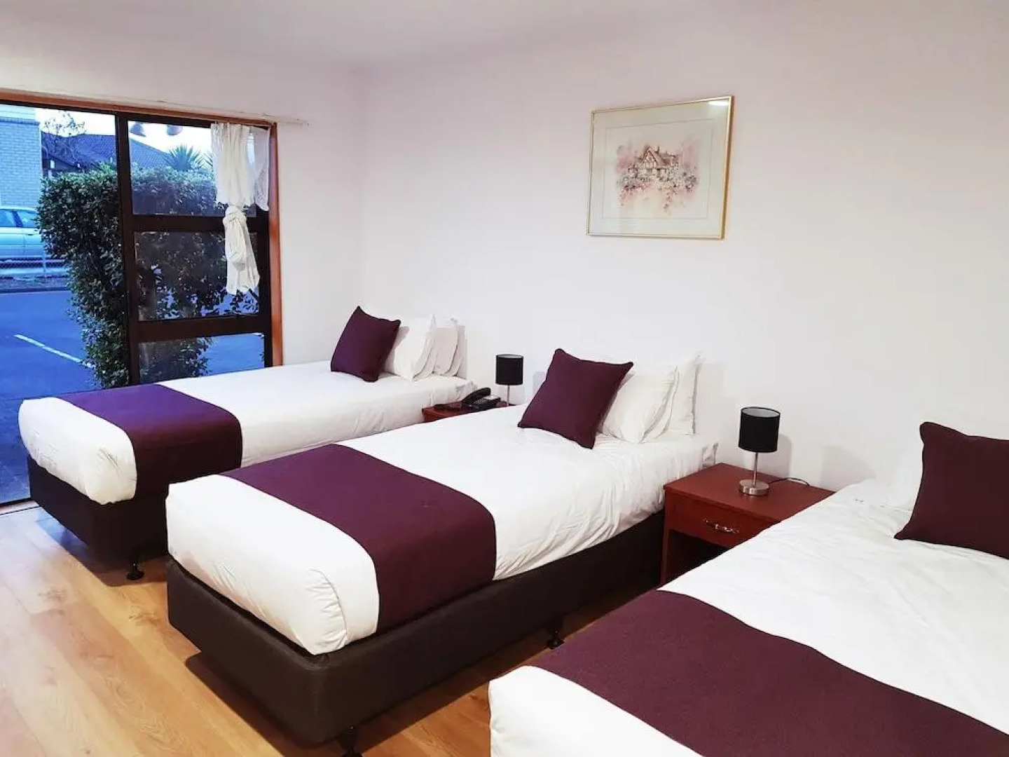 Отель Airport Garden Inn 