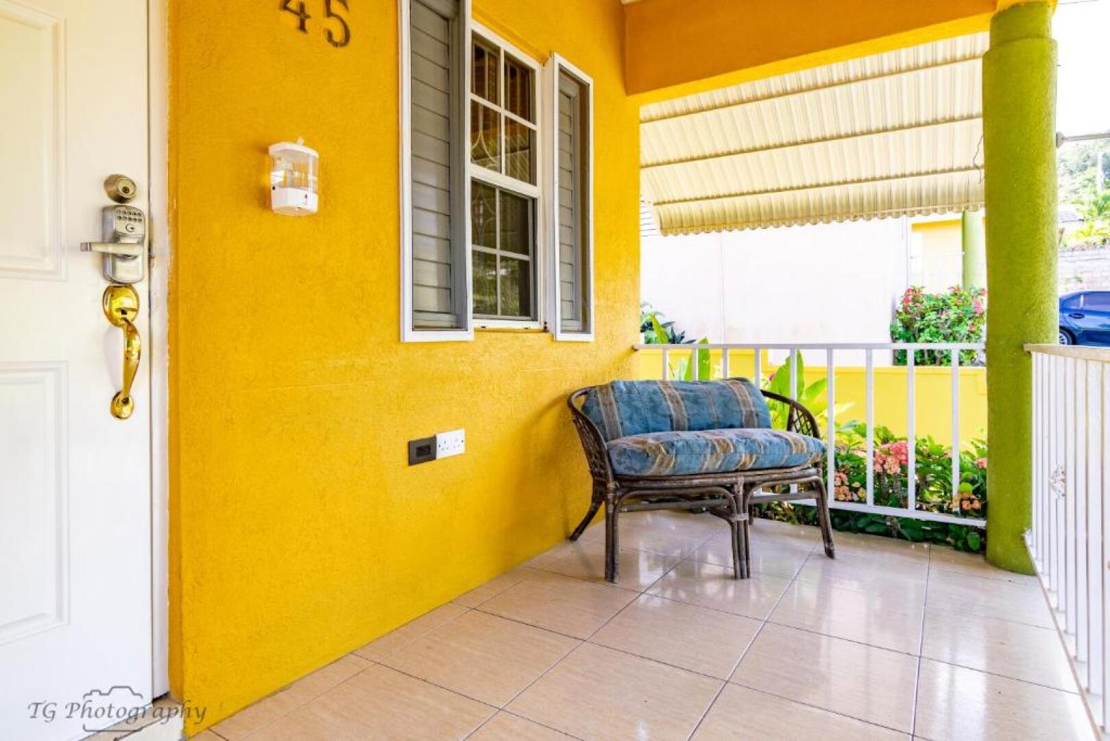 Ocho Rios Emerald 2 Bed 10 mins ocho Rios 24hrs Hot Water Wi fi