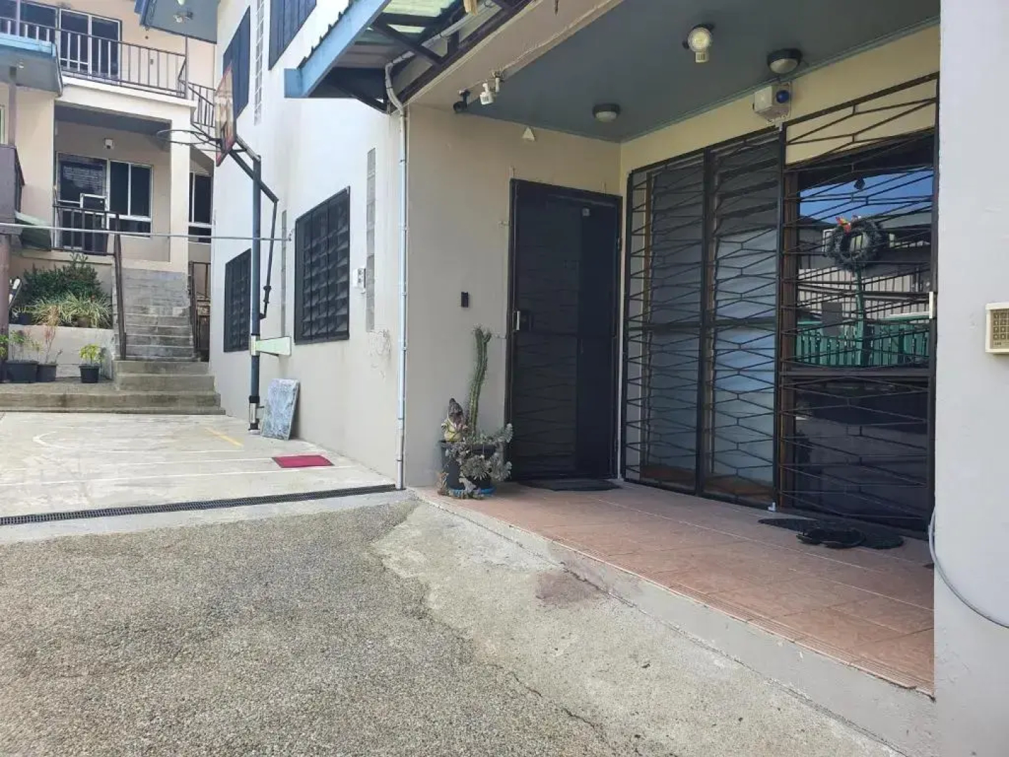 Cosy 2 bedroom unit with pool,Wifi parking