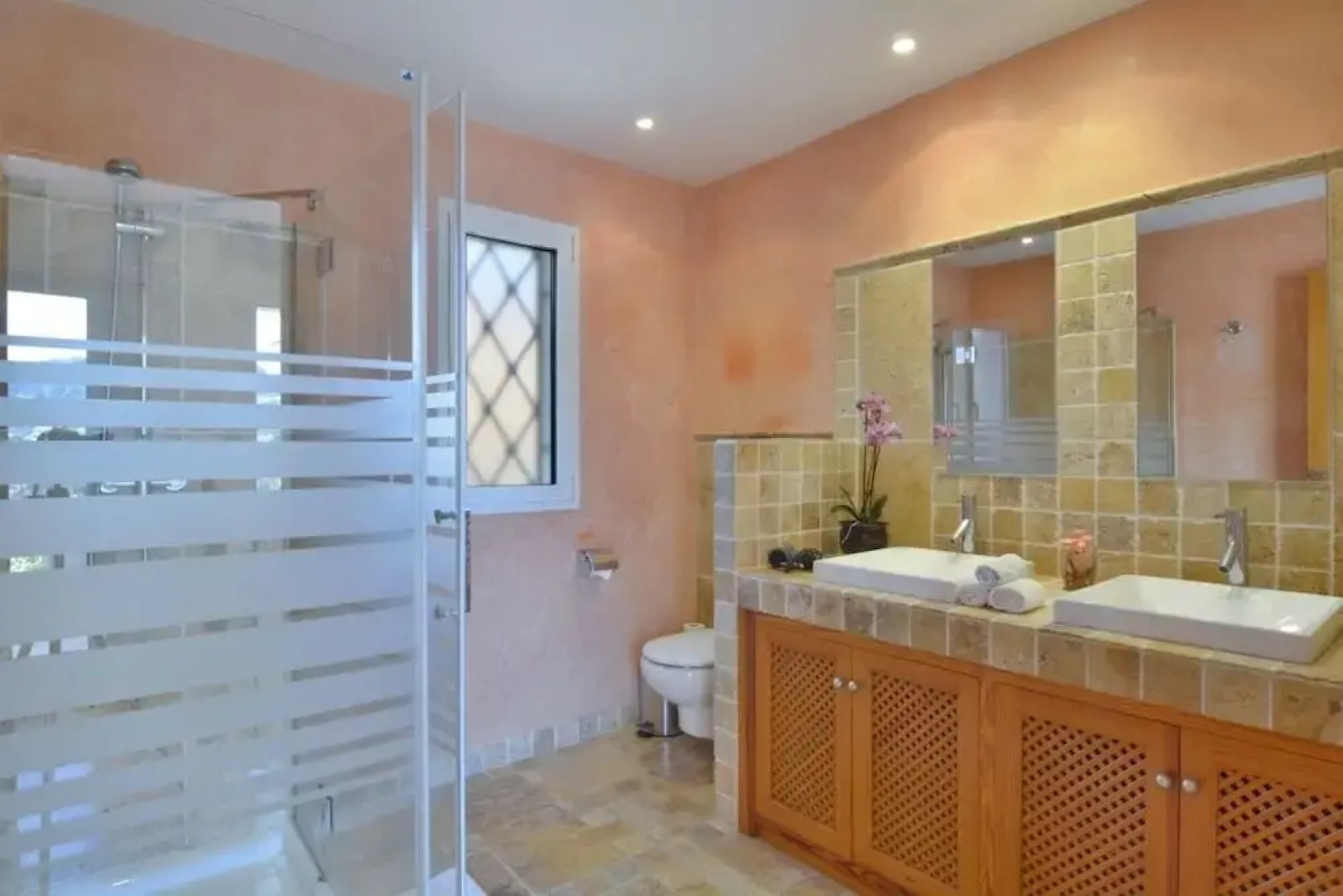 Villa with incredible sea views and pool