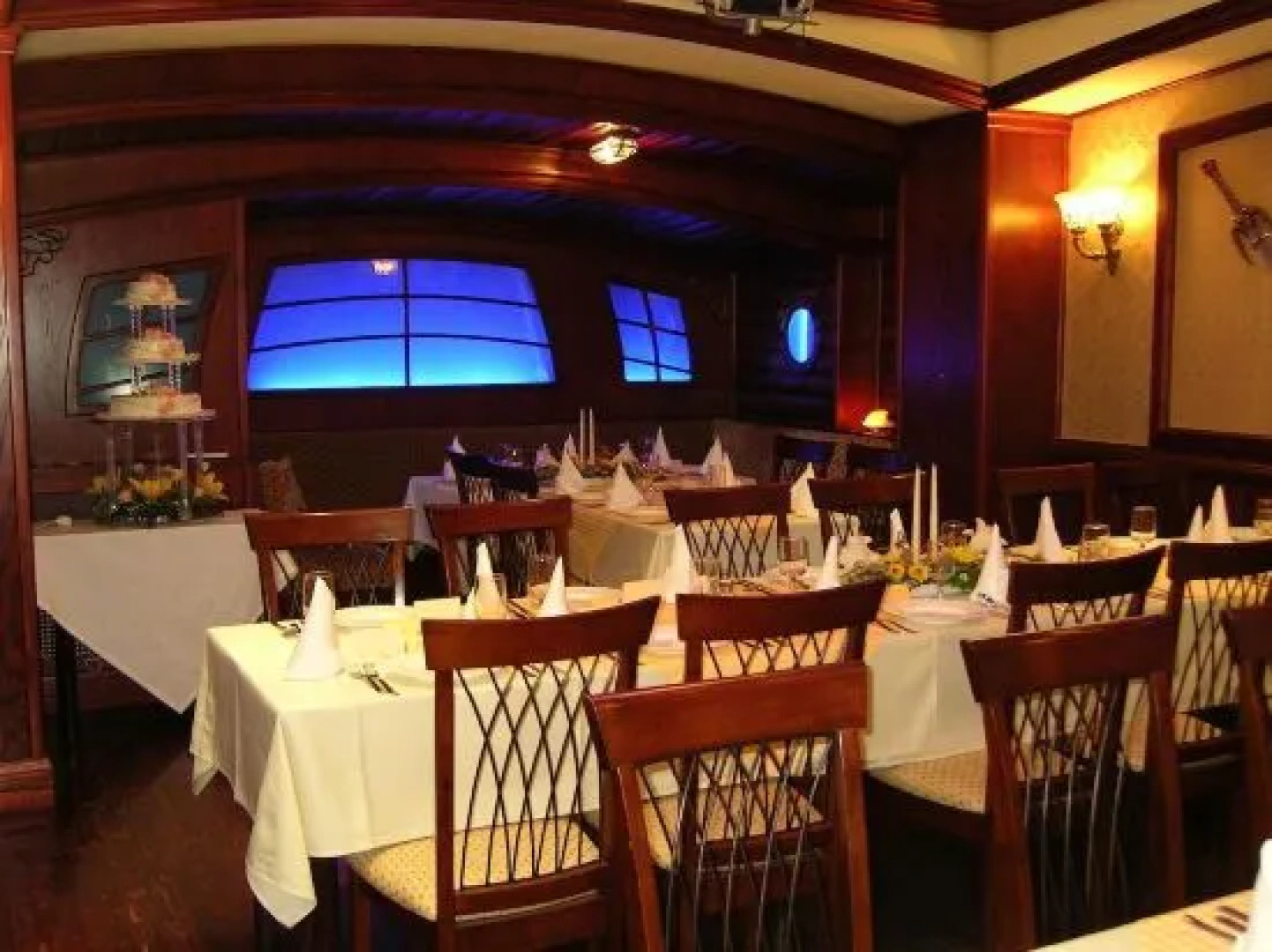 Kaloz Fregatt Panzio & Etterem