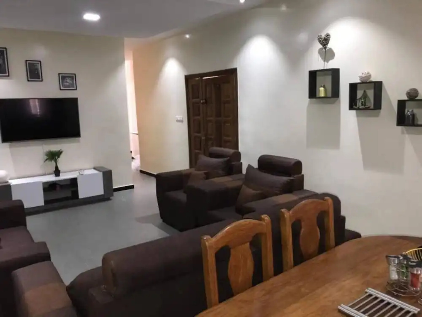 Mam Lovely 2-bed Apartment in Dakar-almadies