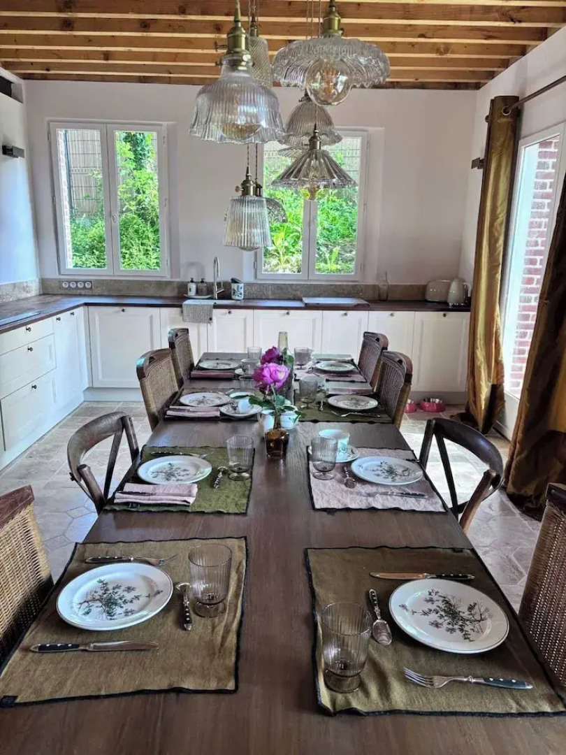 Exceptional 5 Bedroom House Near the Beach