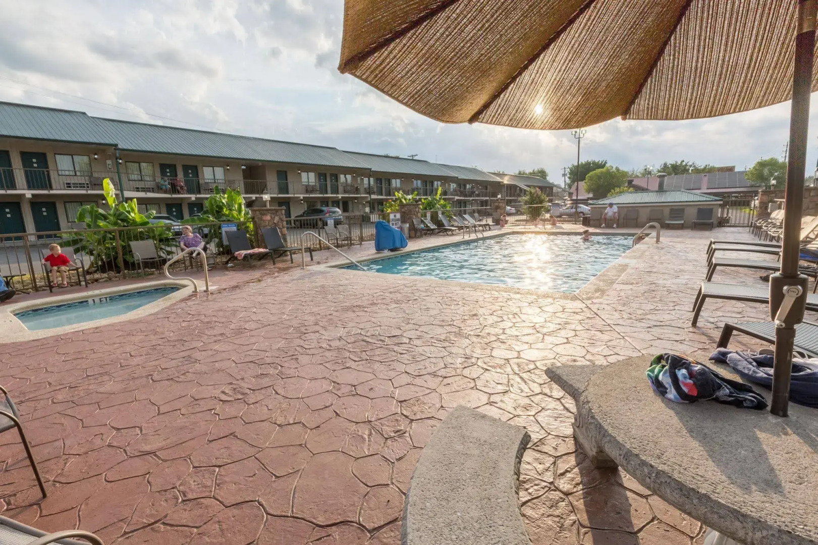 Mountain Breeze Motel