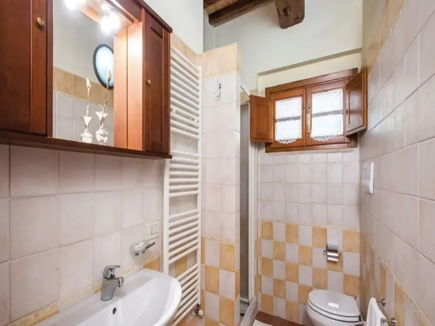 Lovely Farmhouse in Monticiano With Garden