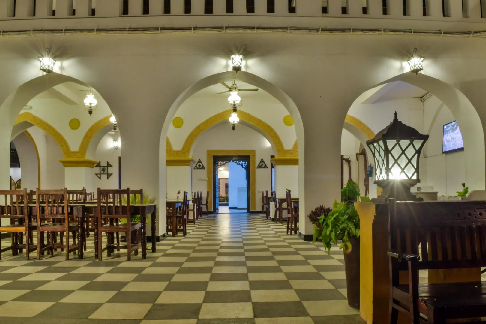 Tembo House Hotel & Apartments