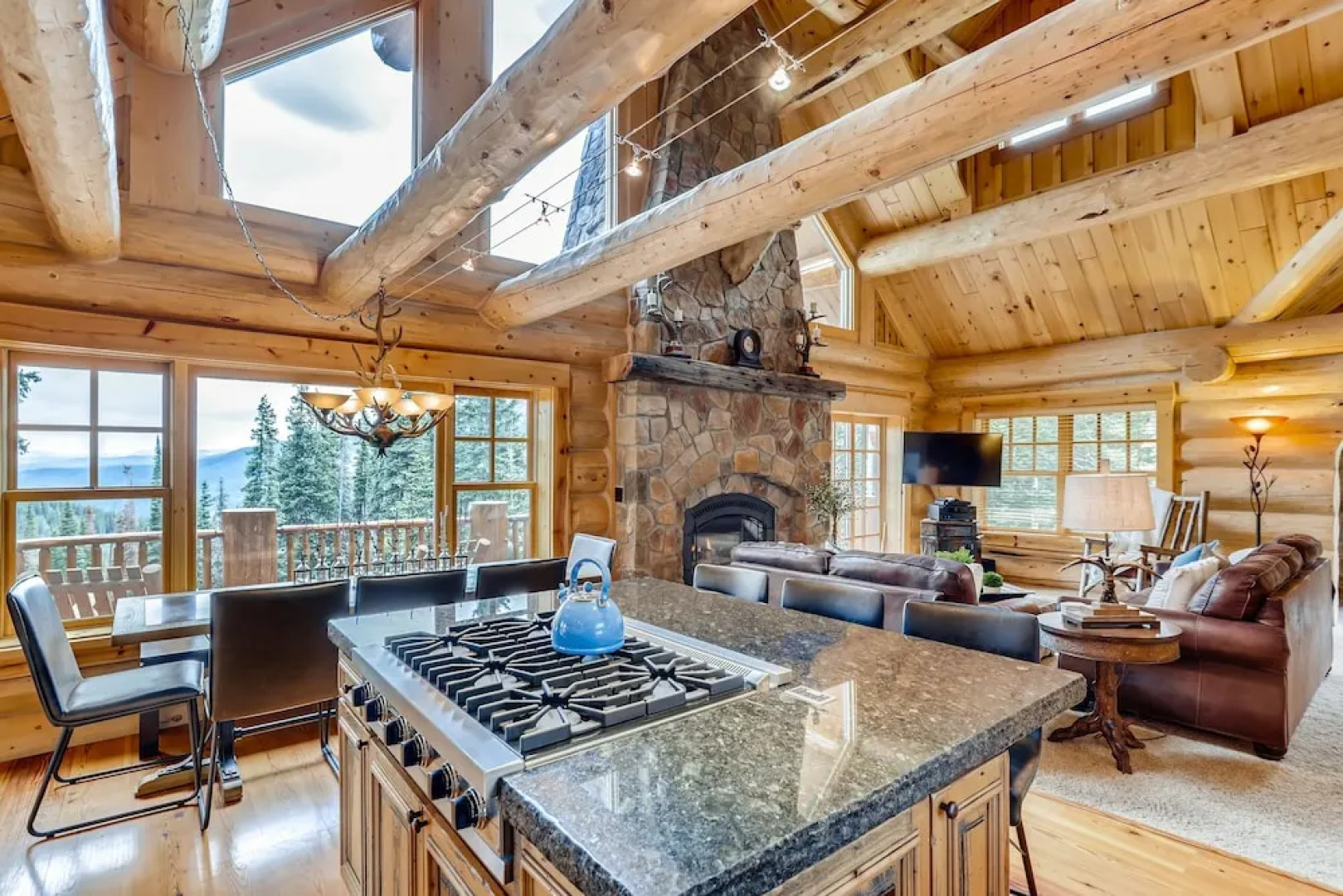 New Listing! Idyllic Mountain-view 4 Bedroom Home