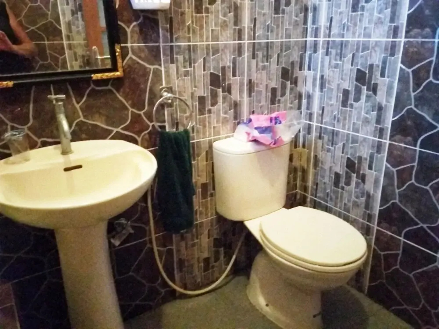 A very nice cozy family home with 2 floors, fully furnished.