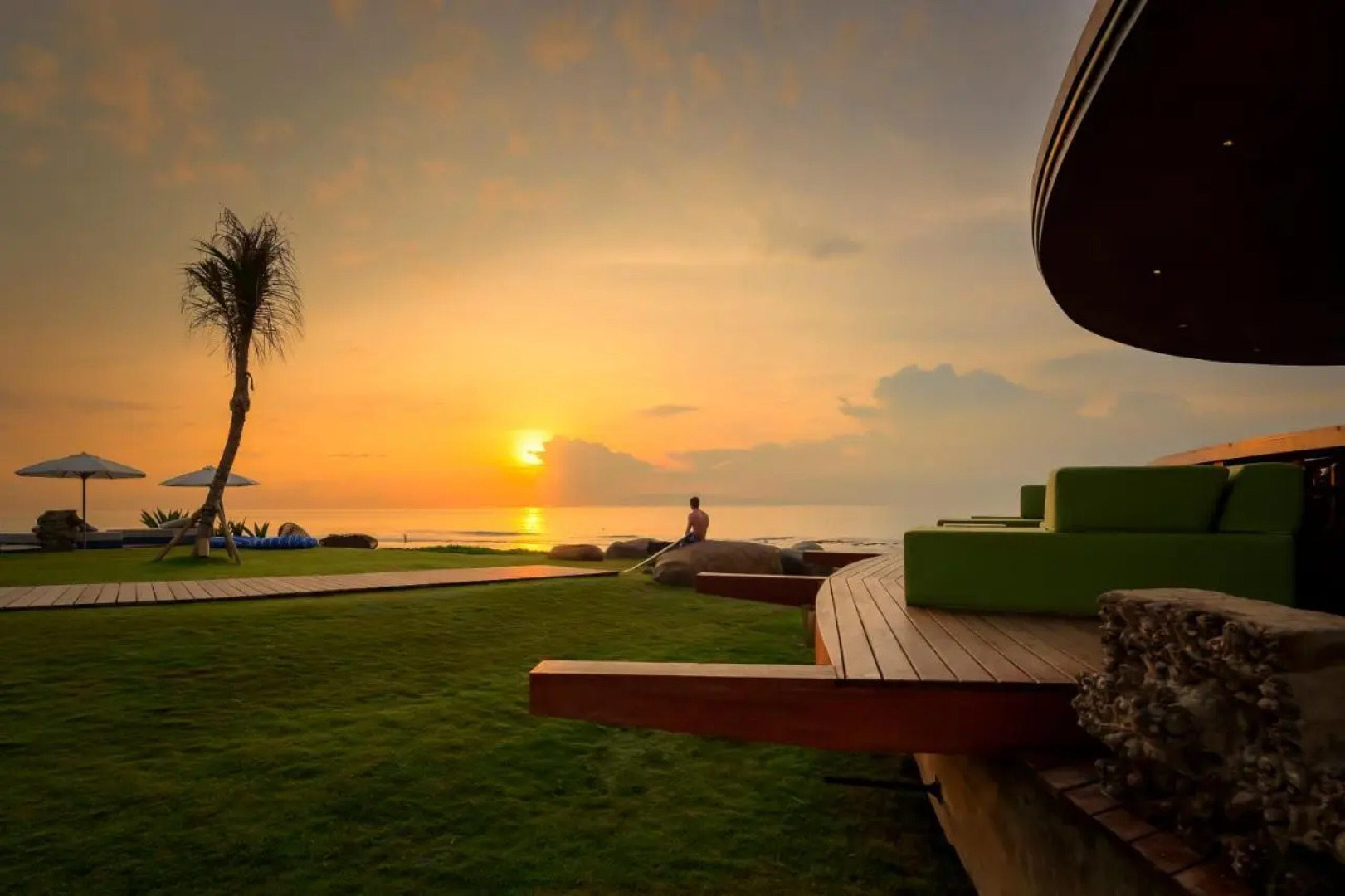 Hotel Komune and Beach Club Bali