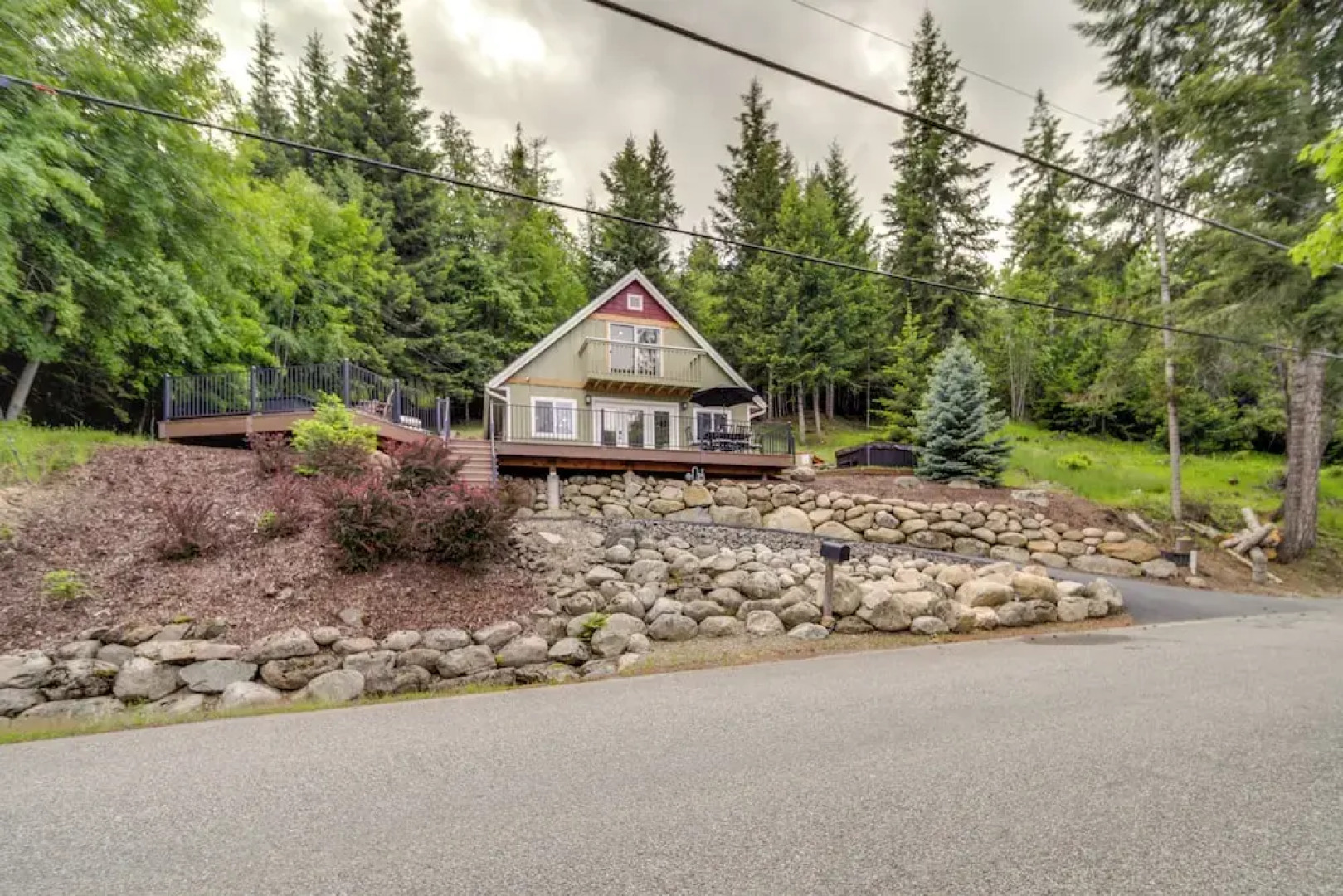 Tree-lined Hayden Home w/ Hot Tub & Lake Views!