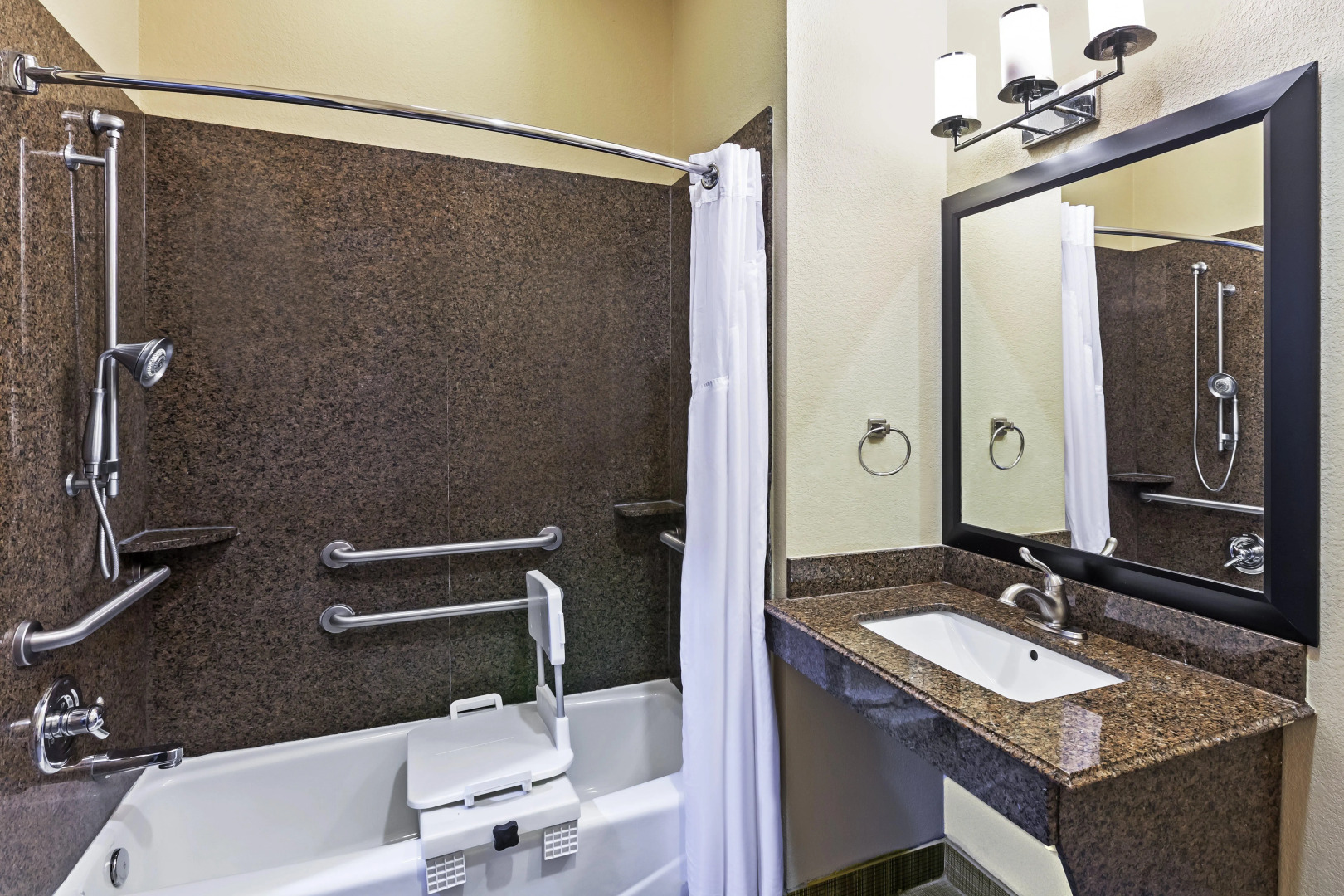 Holiday Inn Express Hotel & Suites BEAUMONT NW by IHG