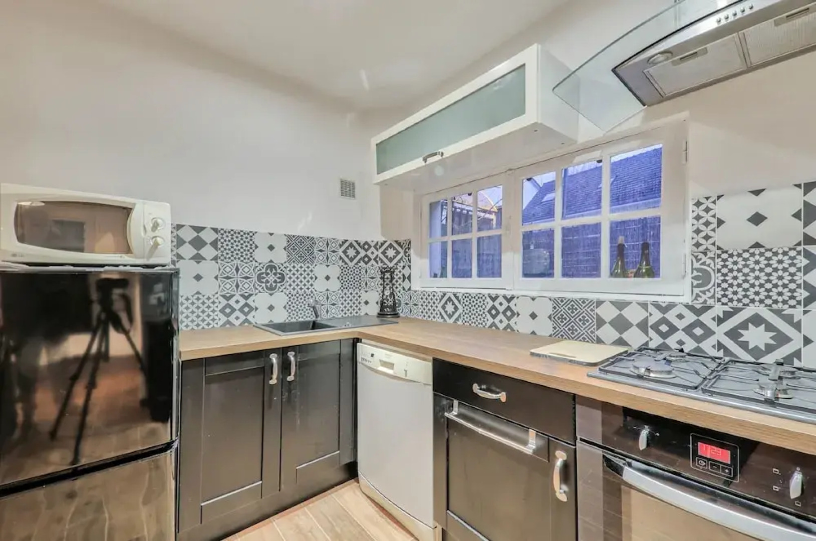 Tamaris Corner House