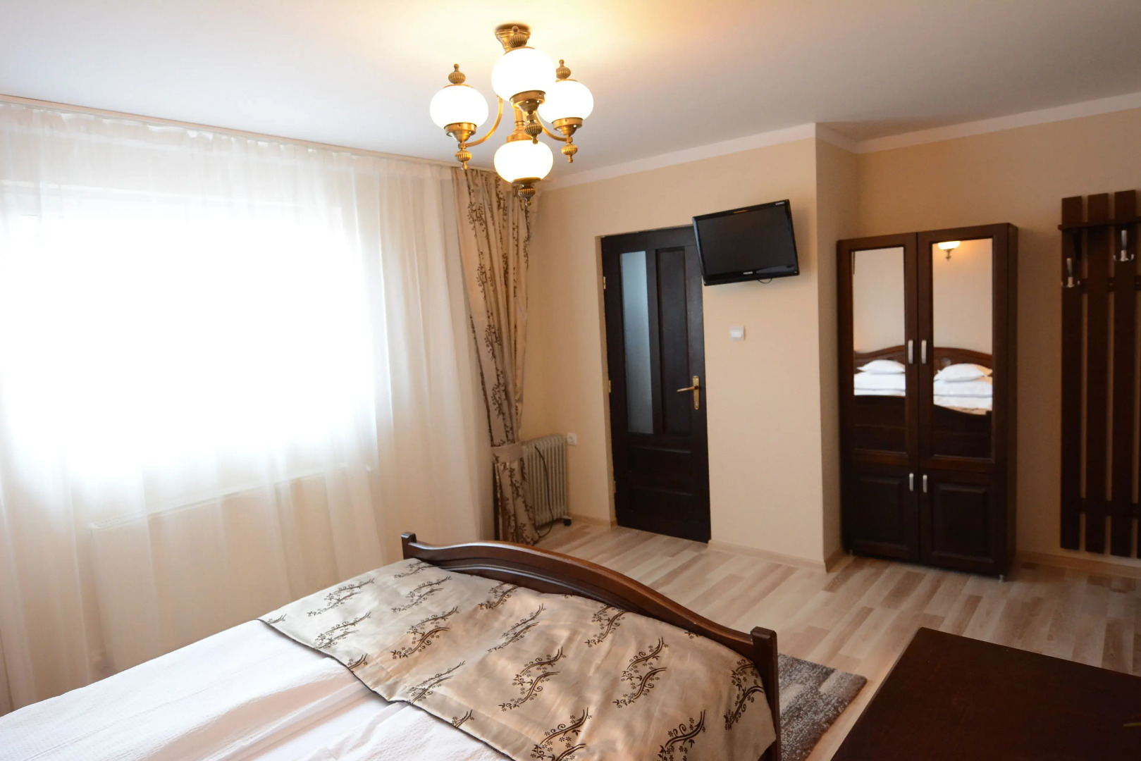 Pensiunea Sarmis Cristal