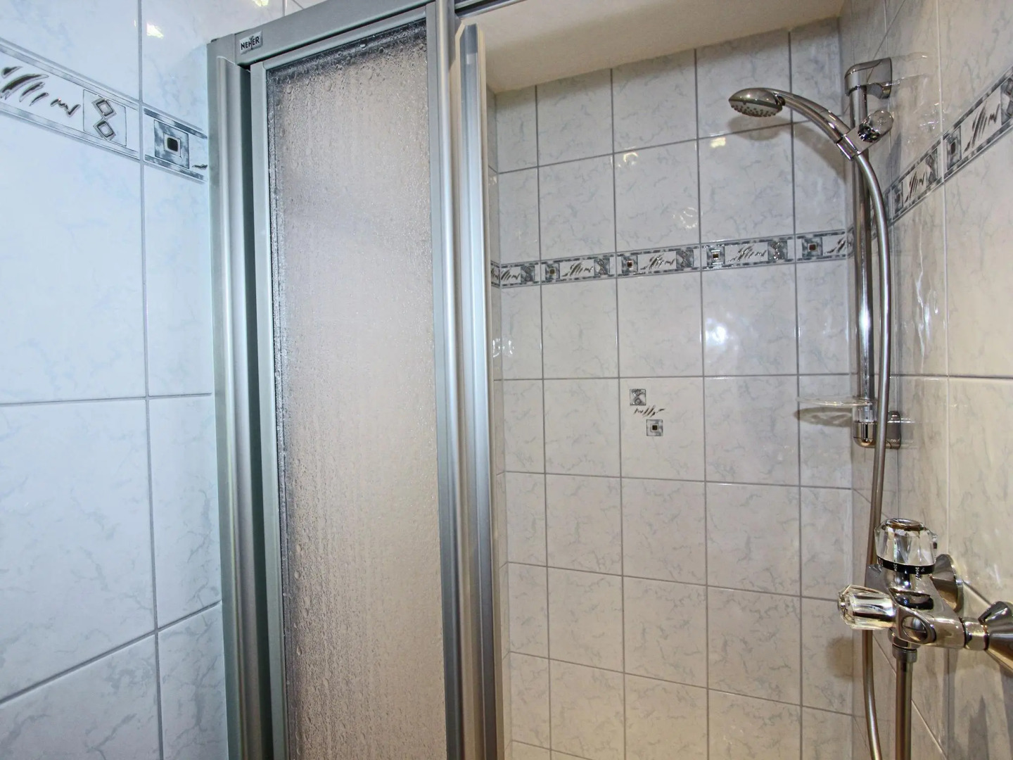 Charming Apartment in Feld am See, 100 m from Lake