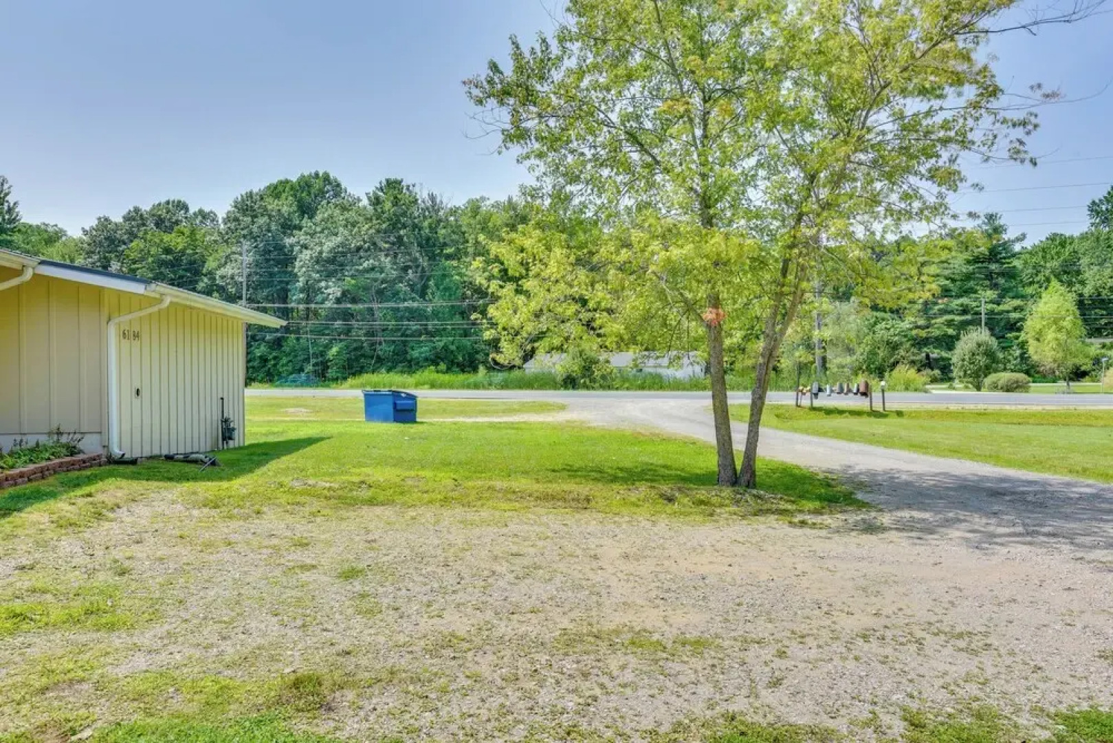 2 Mi to Lake Michigan: Pet-friendly Sawyer Apt