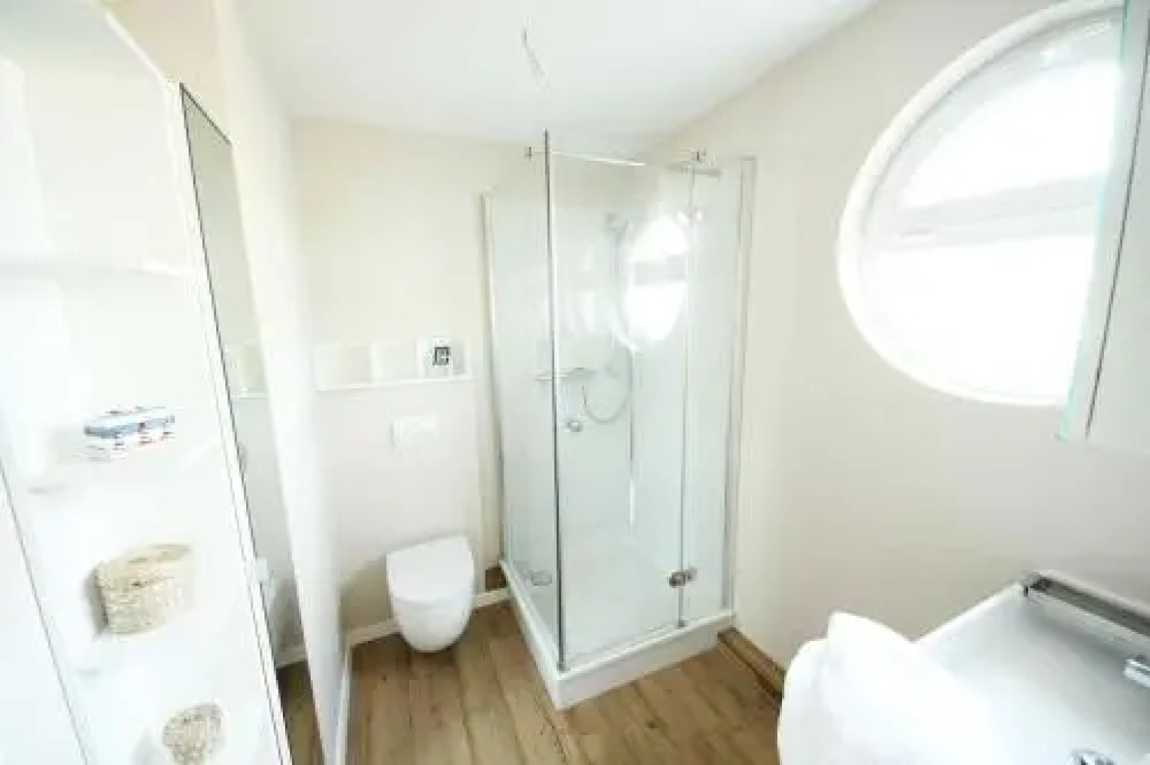 Komfort-Hausboote am Naturhafen Krummin