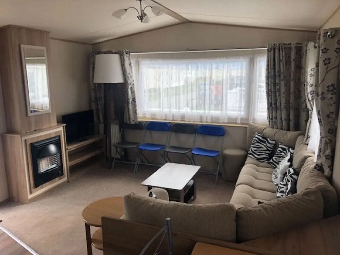 Beautiful Cosy 2-bed Caravan in Clacton-on-sea