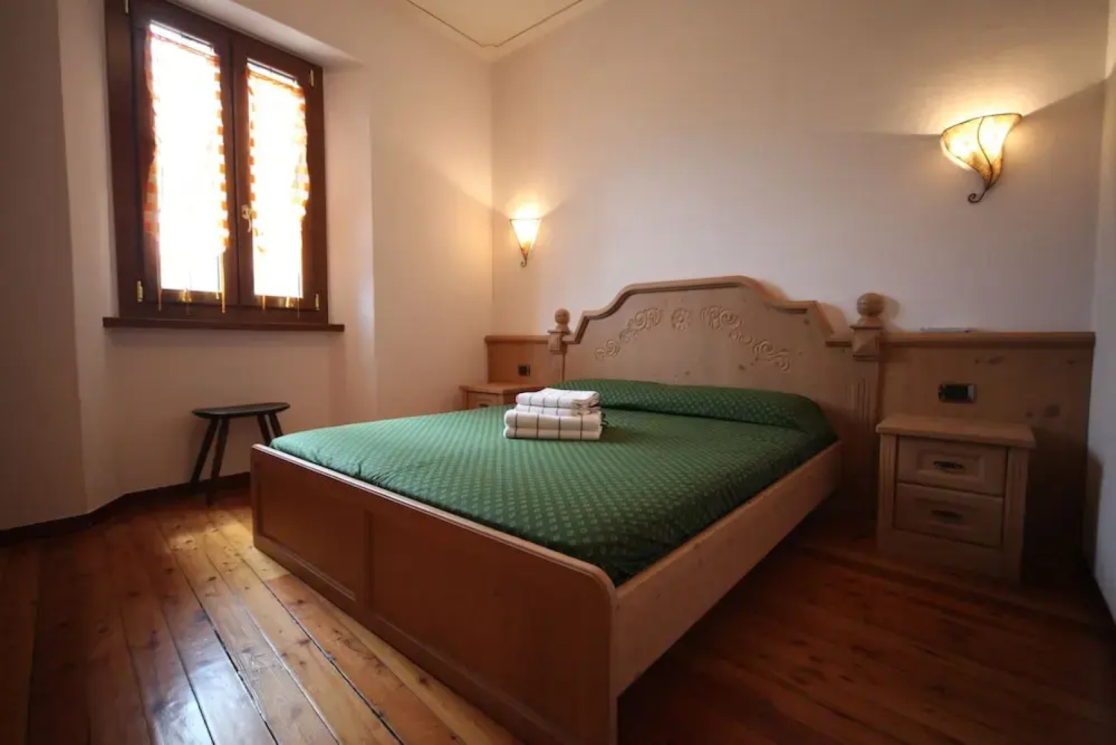 Azalea & Glicine House