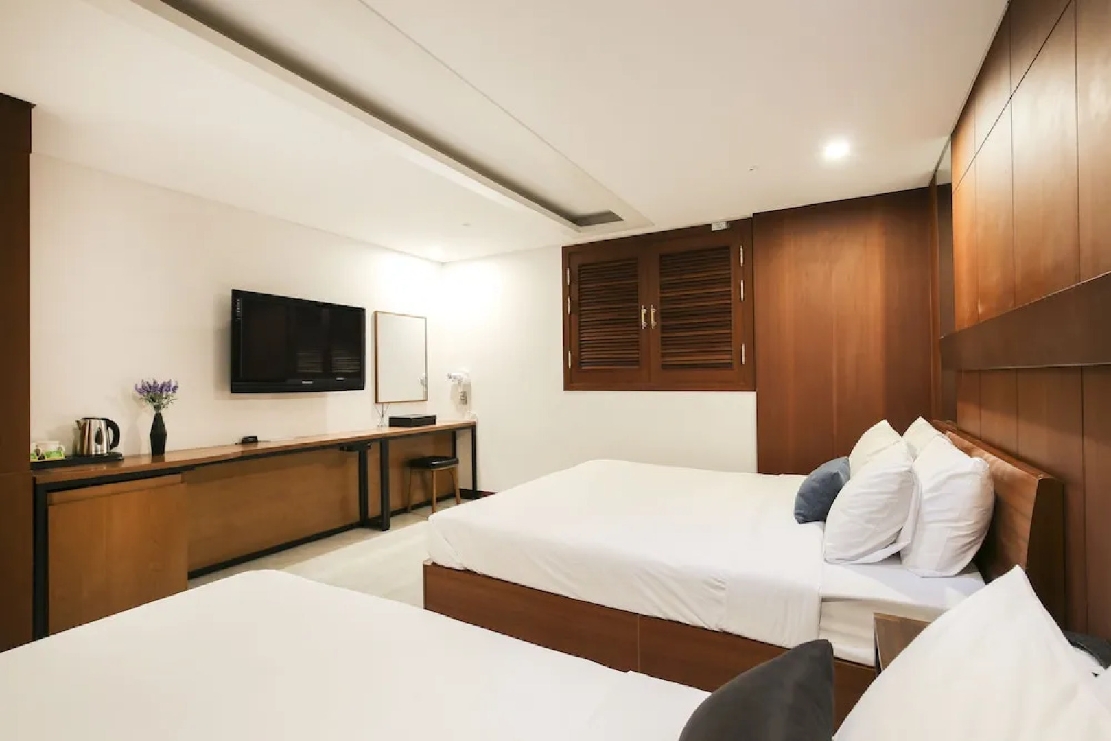 Themepark Tourist Hotel