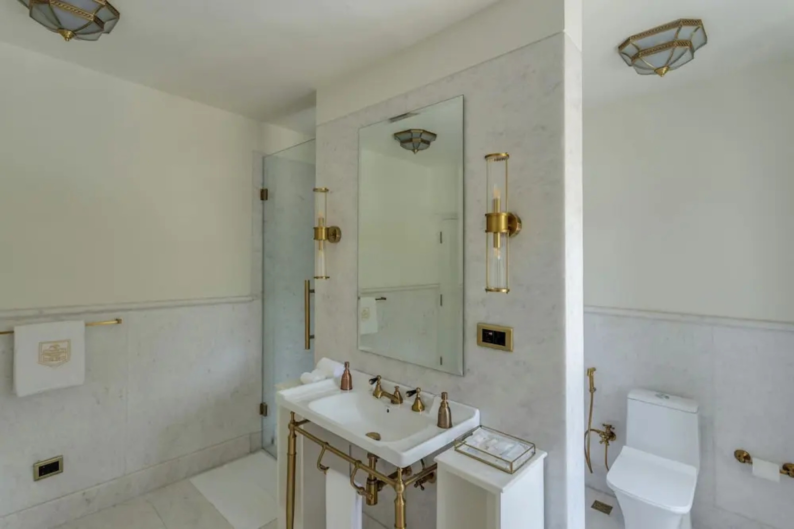 Kinwani House Araiya Anthology