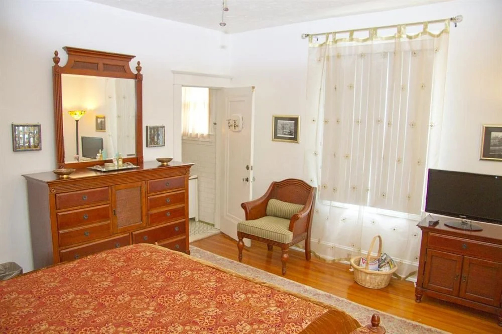 Paradise Bed and Breakfast