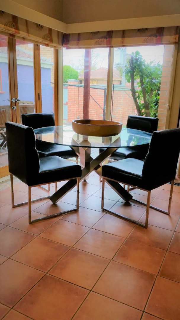 Sovereign Park Motor Inn