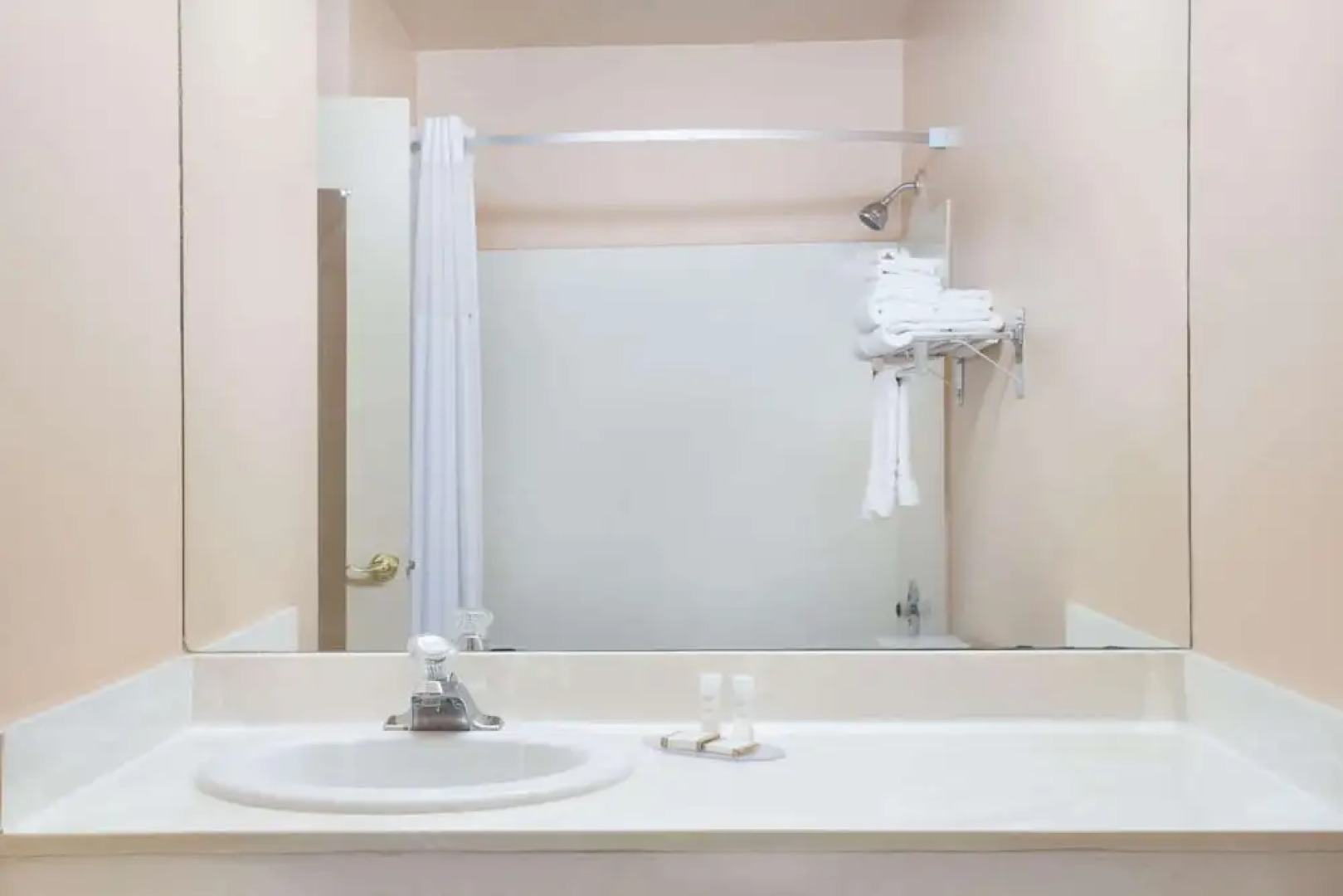 Howard Johnson Inn - Brigham City