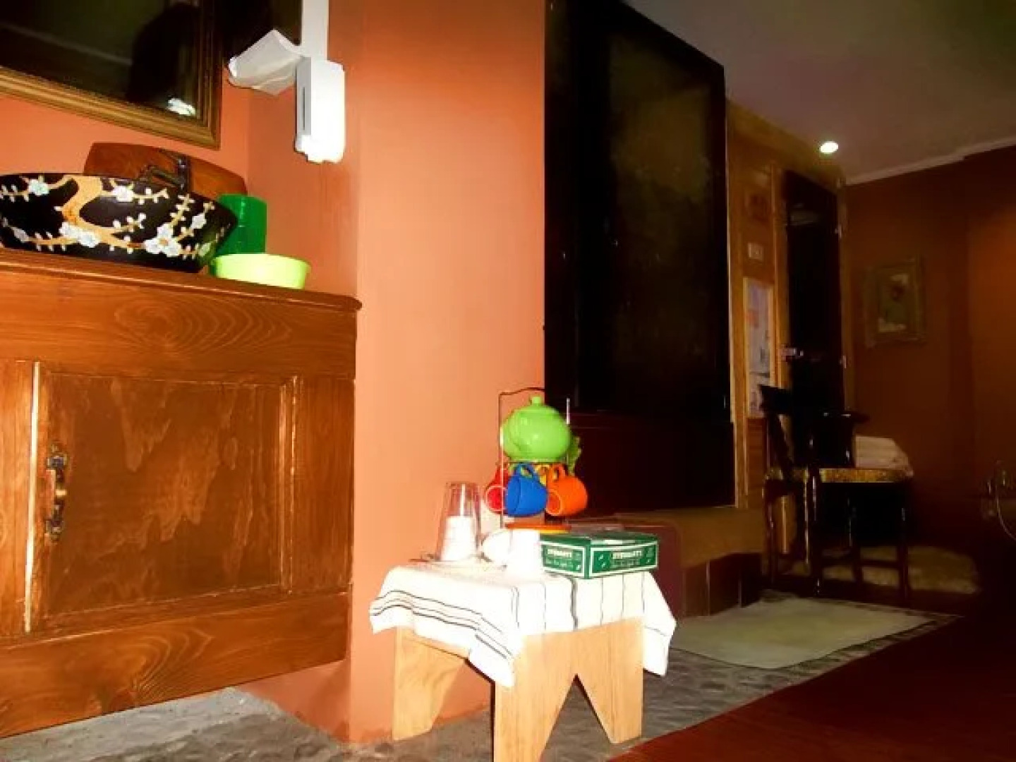 Advianne's Cafe, Hotel, and Restaurant