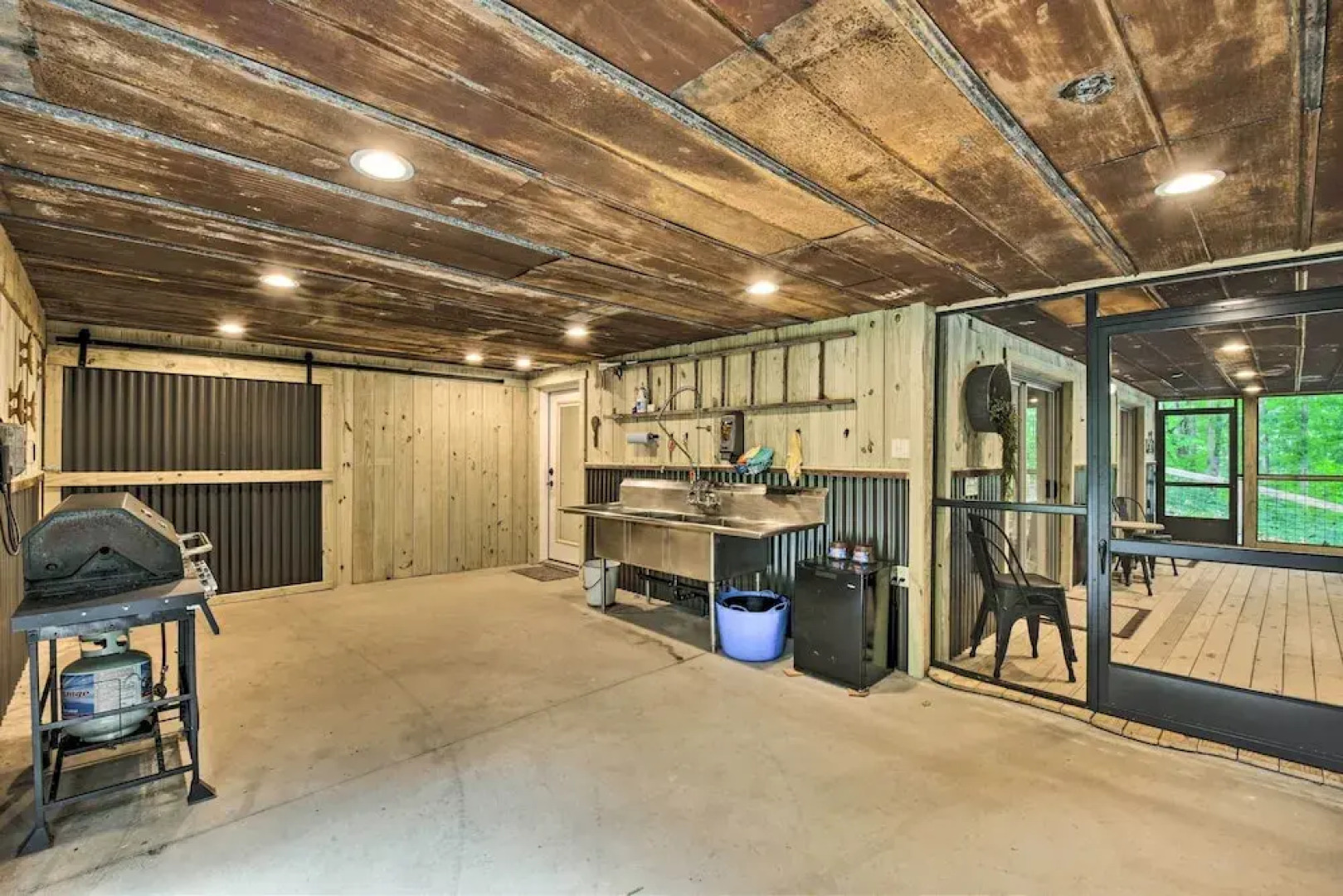 Hiawassee Getaway w/ Hot Tub, Deck & Lake Access!