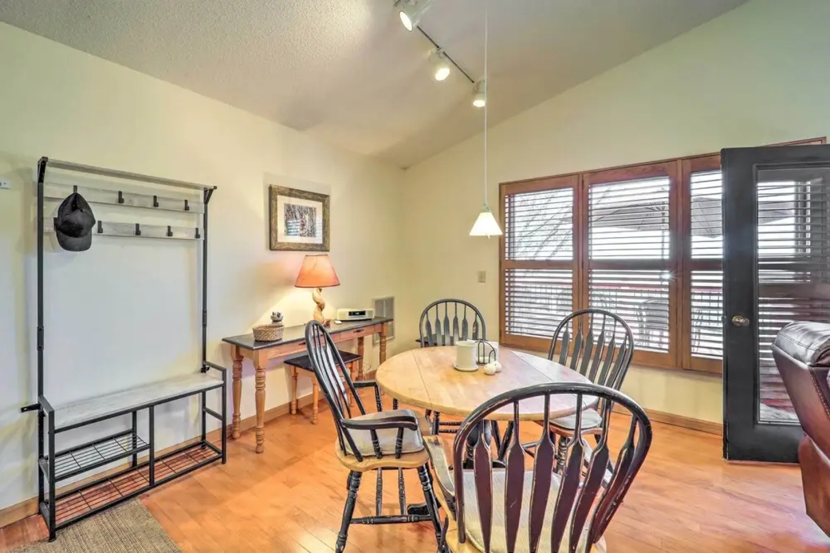 Near Beech Mountain: Crimson Cabin w/ Views