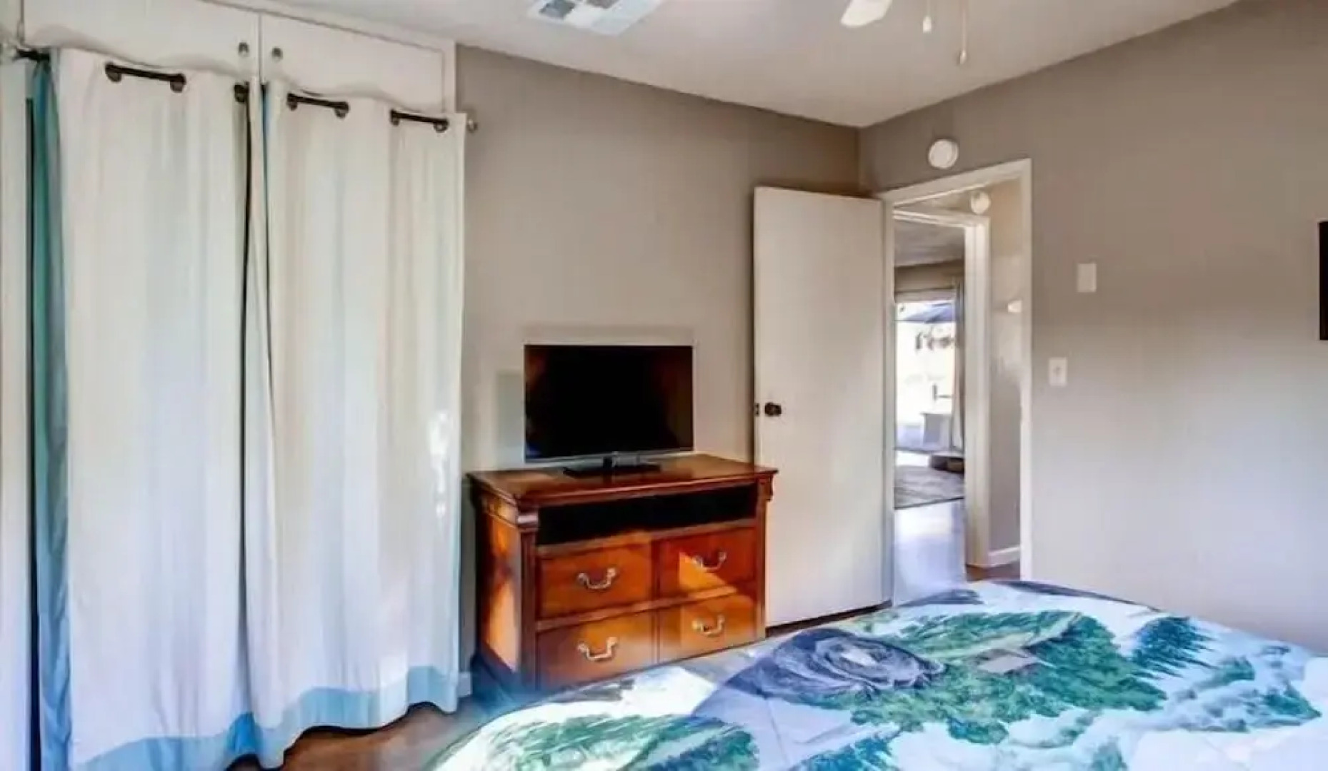 Scenic Wonders Lazy Bear Lodge 4 Bedroom