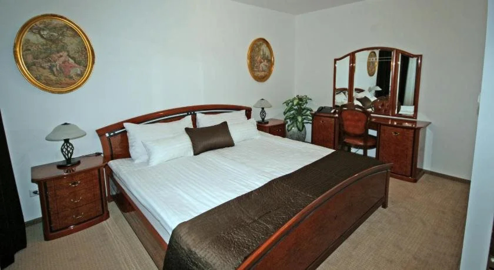 Schwarz Wienerwald Appartements