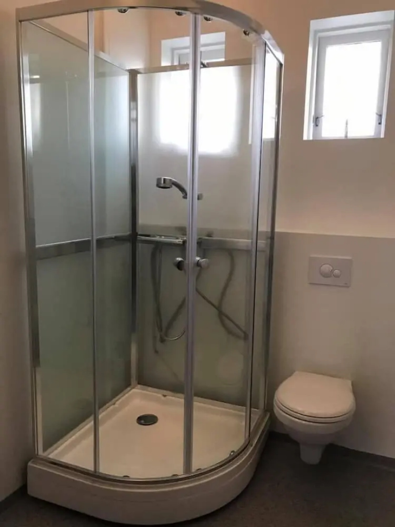 AU44 hostel