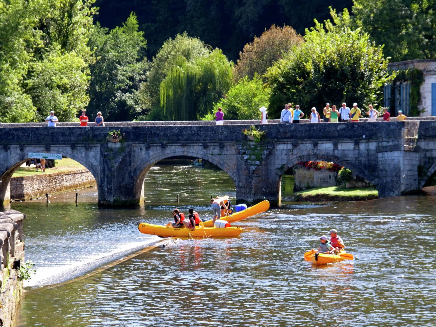 Charming Cottage in Ladignac-le-Long with Garden
