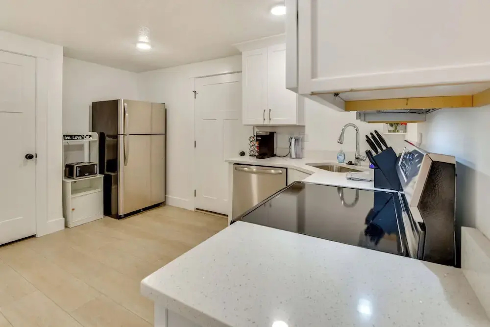 Sleek & Modern Morgan Abode: Great for Families!