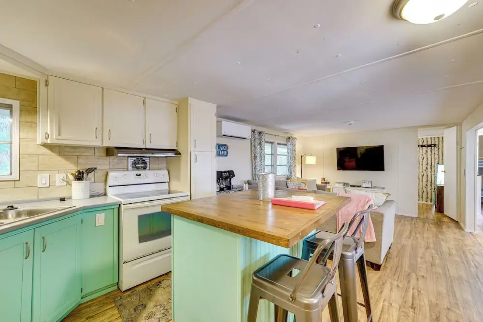 Lush Garfield Cabin w/ Community Pool & Lake!