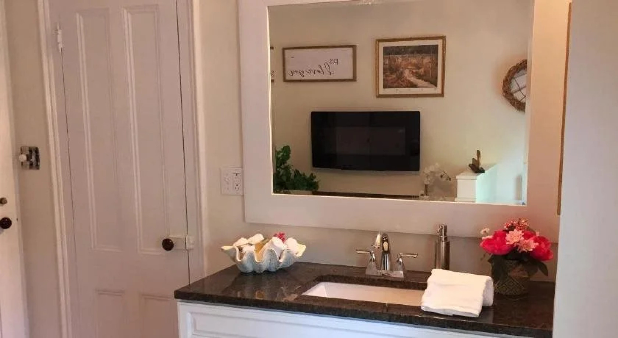 18 Vine Inn & Carriage House