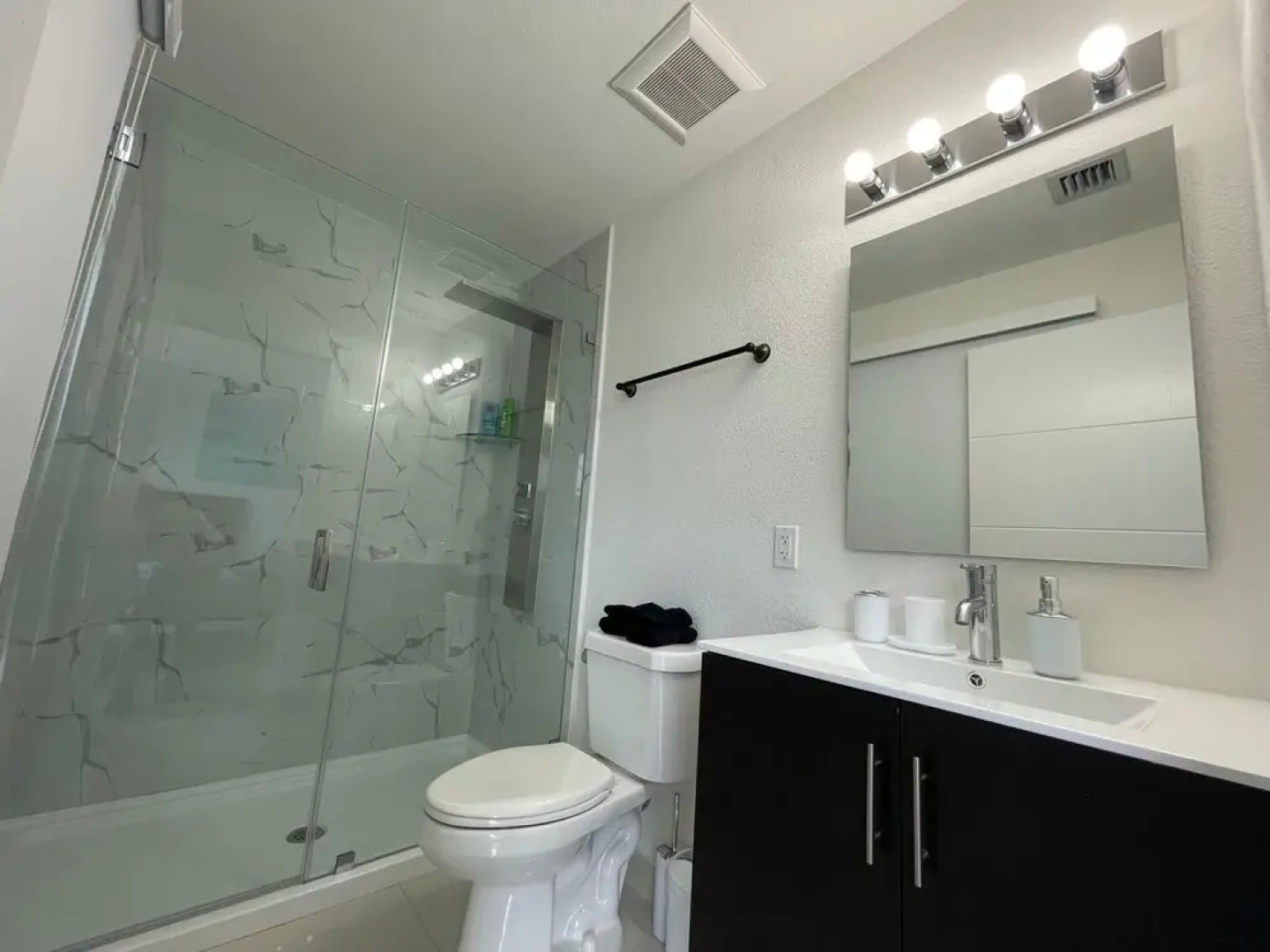 Breathtaking Sky Terrace 4BR/4BA BBQ/BAR  - New Home