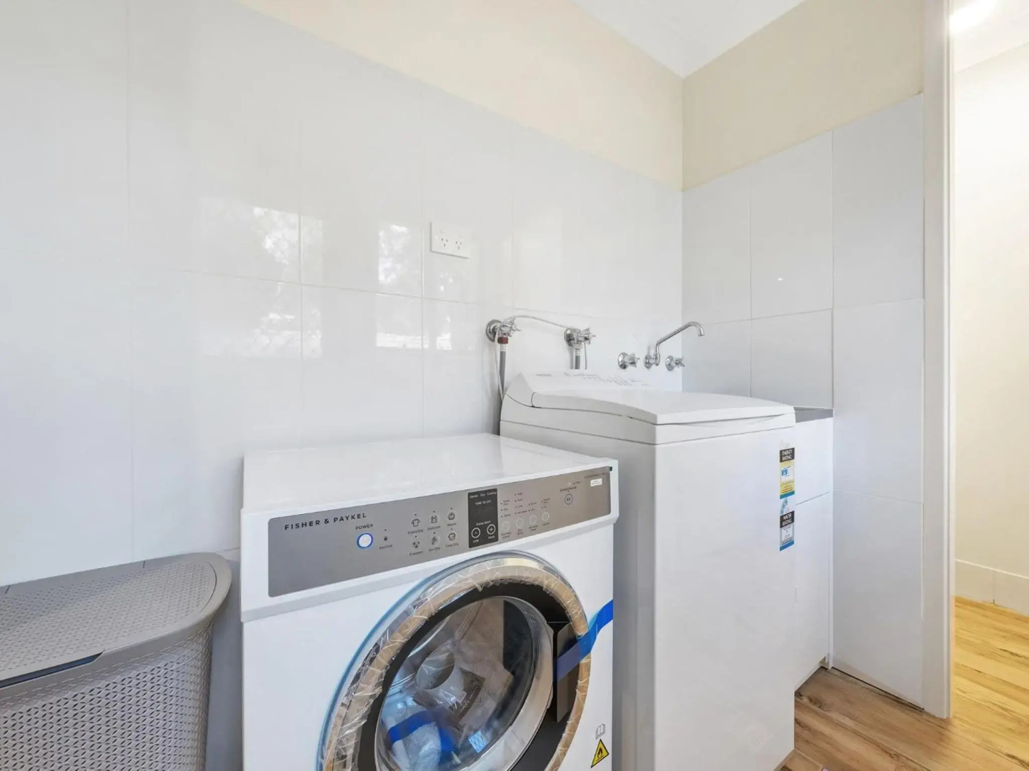 Catch of The Bay Coastal Elegance 150m from Orion Beach