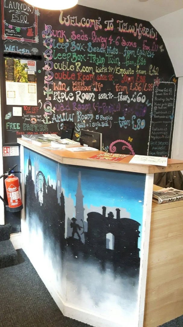 Igloo Hybrid - Hostel