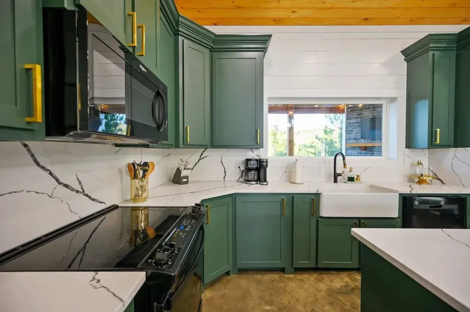 New, Modern, Bunk Room, Game Room, Playground, Hot tub